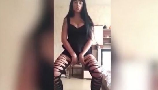 Poliţista sexy: s-a filmat aşa şi a fost concediată. Dar abia ce a urmat e SURPRINZĂTOR!