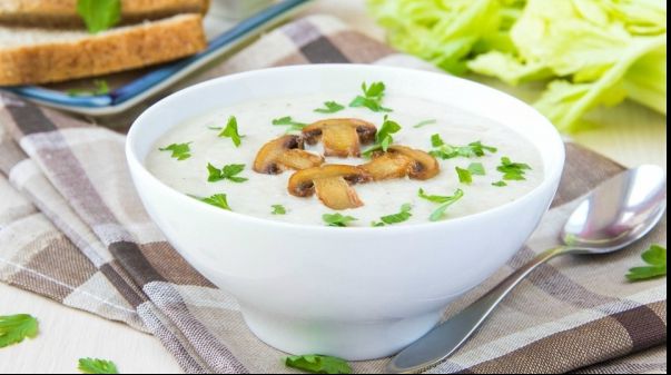 Cum faci cea mai bună supă cremă de ciuperci şi nuci. E absolut delicioasă!