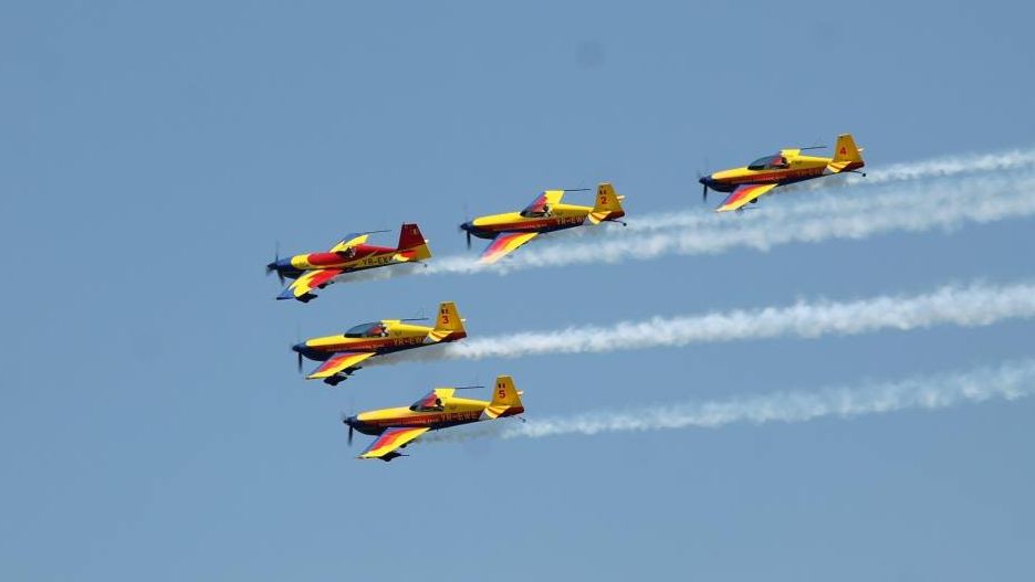 Ziua Aviaţiei, sărbătorită în Capitală: spectacol impresionant oferit de piloţi