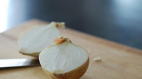 Japonezii au inventat ceapa fără miros şi fără lacrimi
