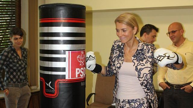 Parlamentarii PNL amenință cu demisia. Ce vor să facă liberalii pe ultima sută de metri