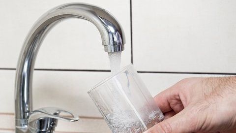 Incredibil, dar adevărat! Apa de la robinet poate exploda. Nu o fierbe aşa! 