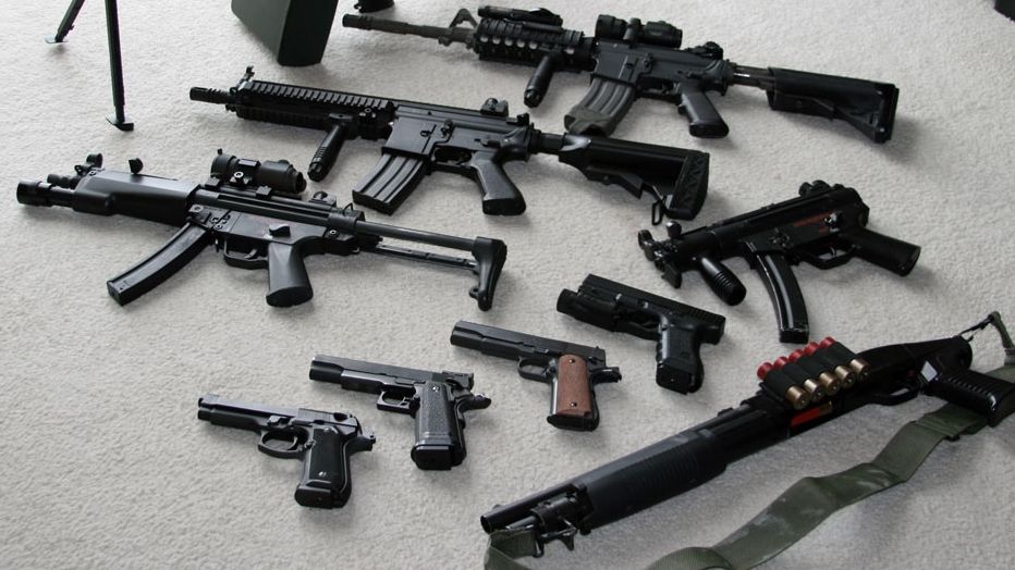 Anchetă Sky News: Traficanţii din România vând arme tuturor. DIICOT: Nu s-a deschis dosar penal