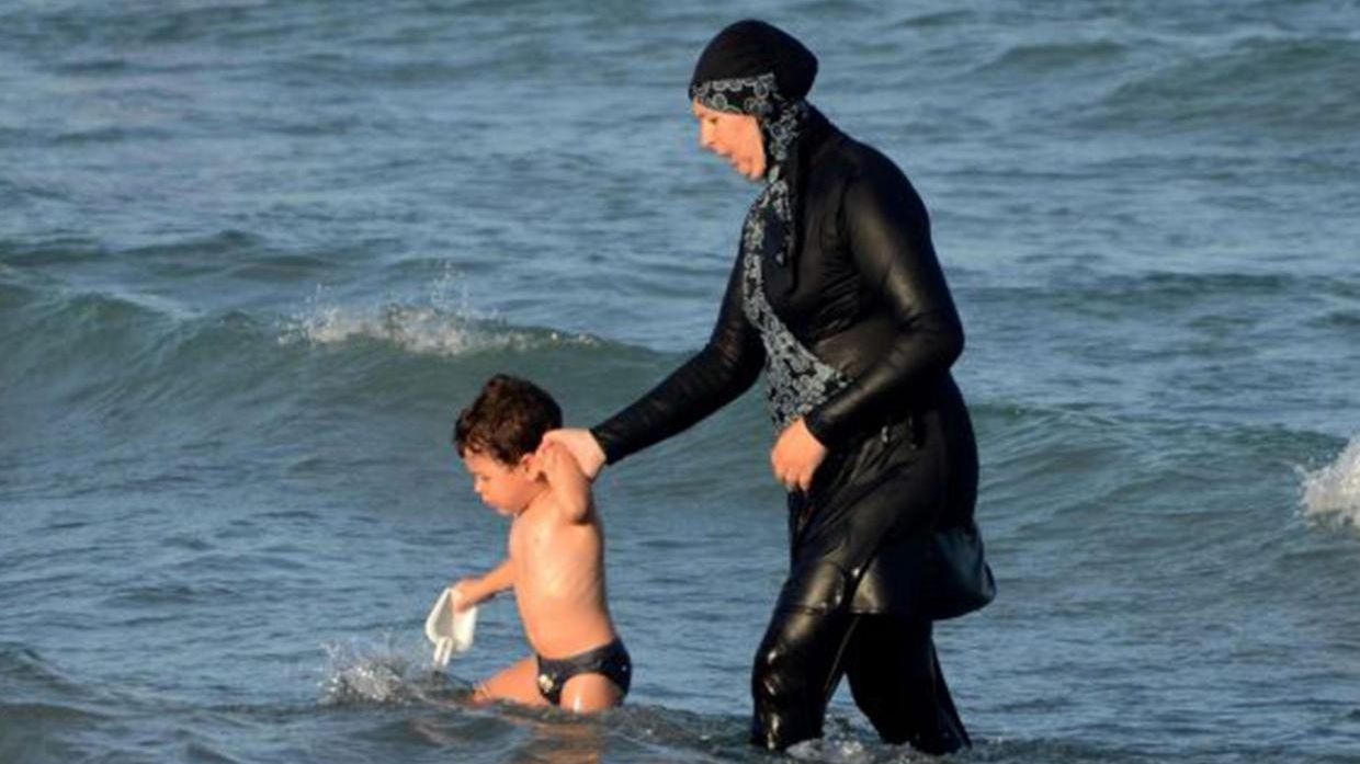 SCANDALUL burkini. Decizia de ultimă oră a justiţiei franceze