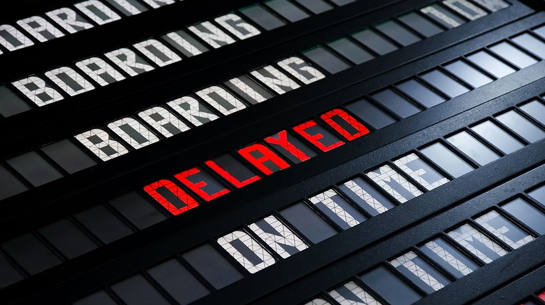 Probleme pentru Blue Air! Zborurile au avut peste 800 de minute întârziere. Reacţia aeroportului