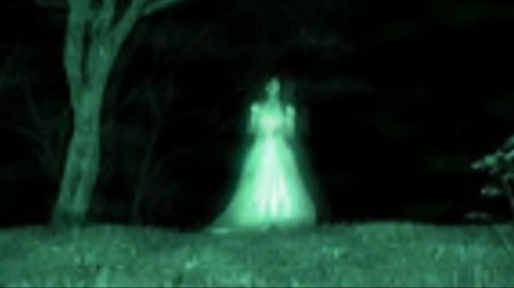 Ai casa bântuită? În România există ”vânători de fantome” care te pot scăpa de duhurile rele