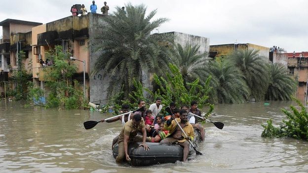 Inundaţii catastrofale în India: cel puţin 300 de morţi