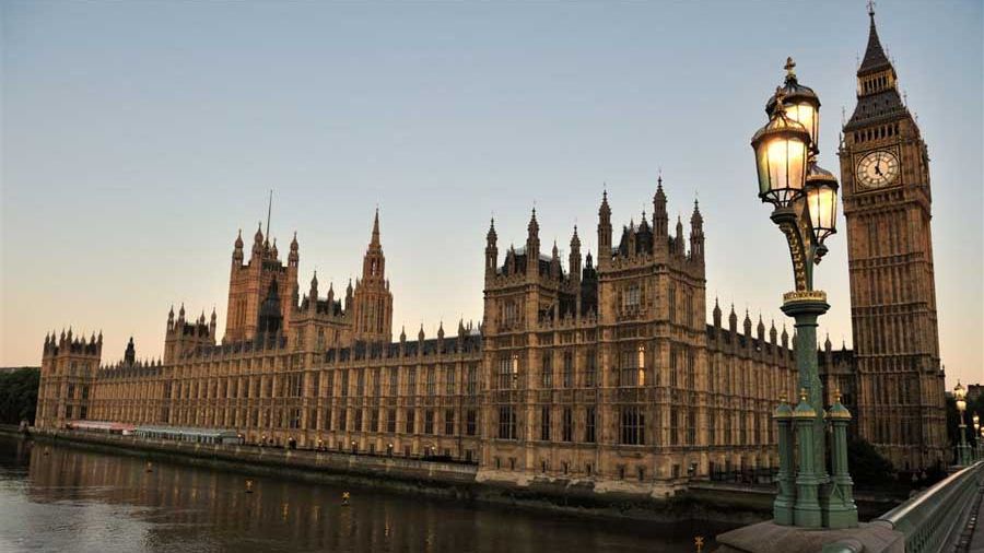 Bilete de avion de la 10 euro spre Londra, de la Vola.ro