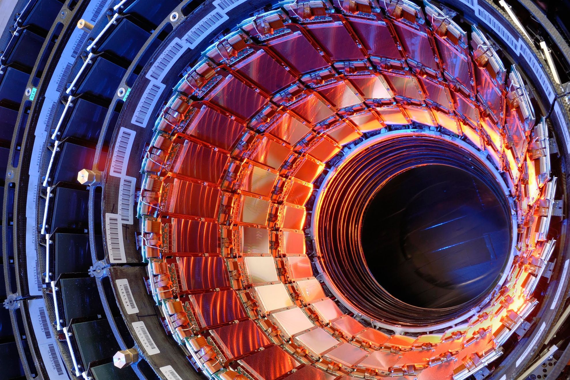 Securitatea Centrului European al Cercetării Nucleare, compromisă! Autoritățile în alertă