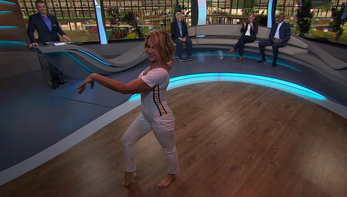 Moment INEDIT: Nadia Comăneci a refăcut, în direct la TV, exerciţiul de la sol din 1976