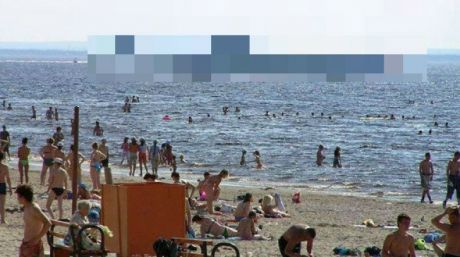 Părea o zi normală la plajă, dar când turiștii au privit în larg, s-au îngrozit!