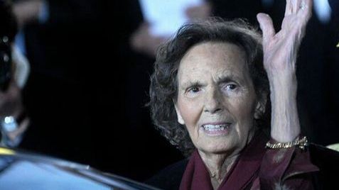 O piaţă din Curtea de Argeş va purta numele Reginei Ana