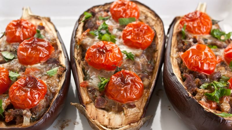 REŢETĂ: vinete umplute cu carne. Cel mai bun preparat de sezon!