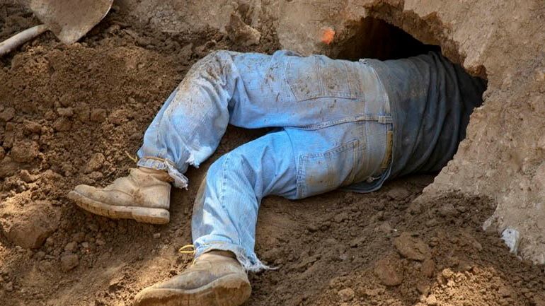 A început să-şi renoveze casa, dar, când a dărâmat un perete, a îngheţat! În spatele lui era...