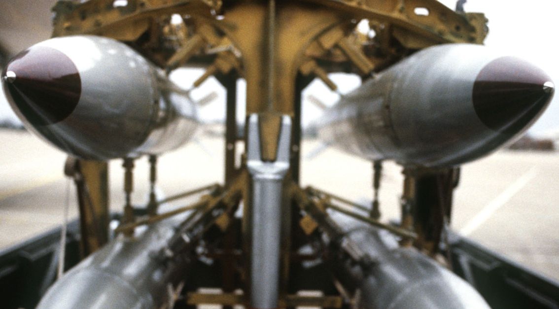 EURACTIV: SUA mută armele nucleare din Turcia spre România. MAE neagă informațiile