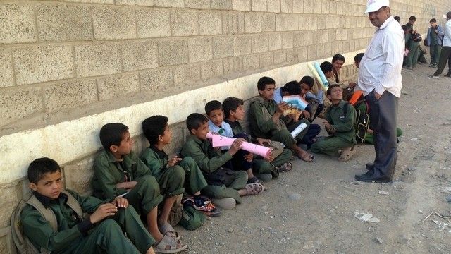 Raid aerian asupra unei şcoli din Yemen. Zeci de copii au murit