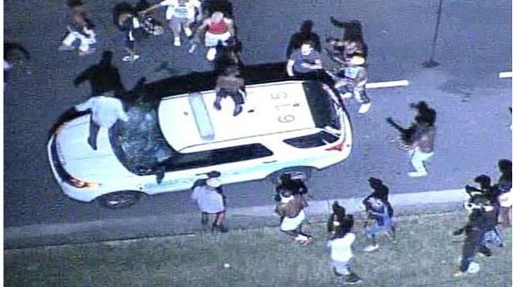 Proteste violente în SUA după ce poliția a ucis un afro-american