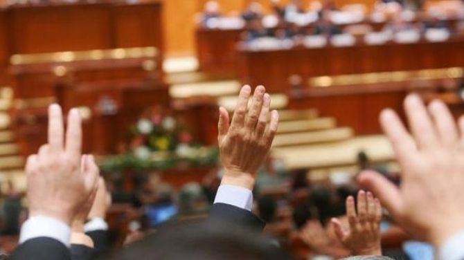 Încă o ZI LIBERĂ pentru români! Senatul a votat azi