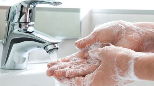 Săpunul antibacterian, INTERZIS! Pericolul despre care nimeni nu a ştiut până acum