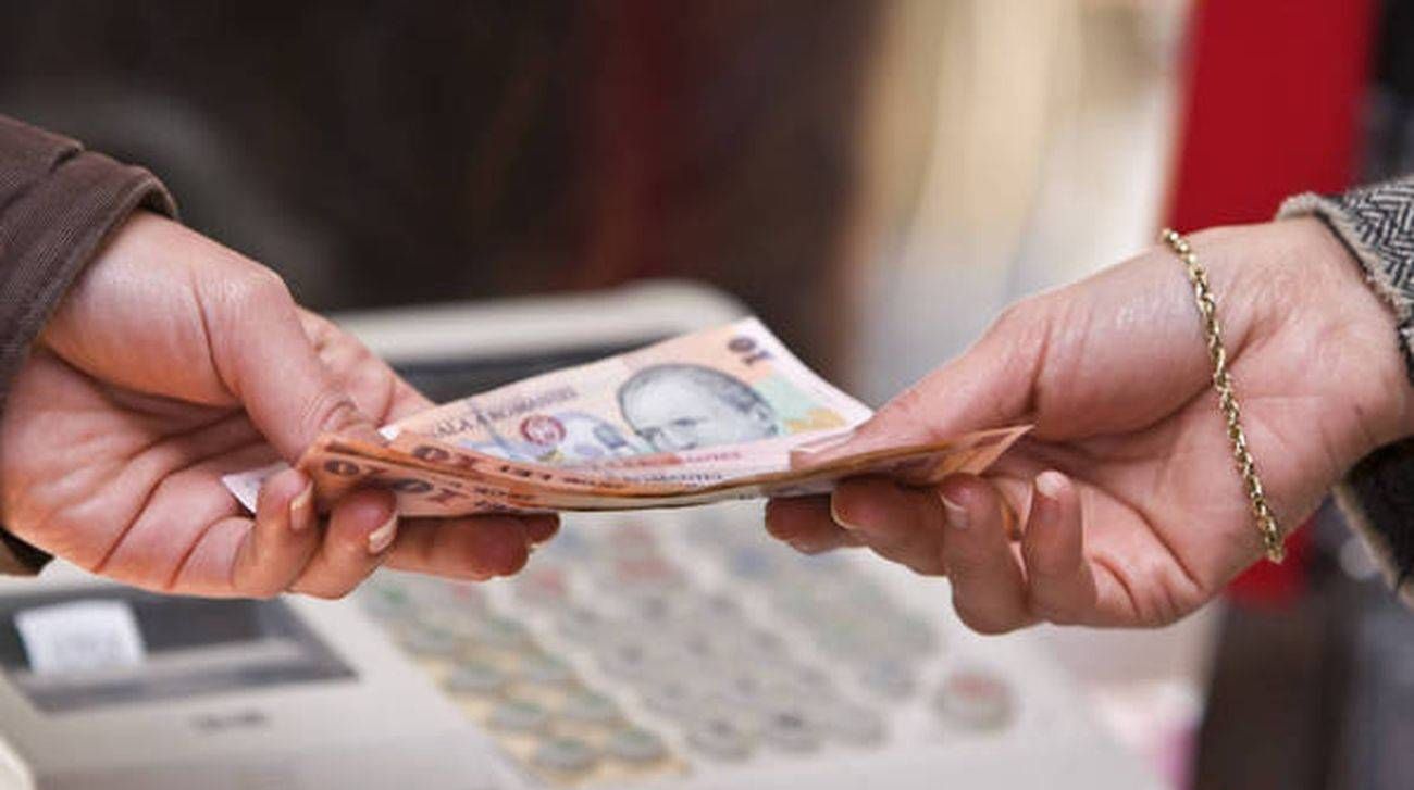 O persionară a fost silită să dea înapoi ajutorul social primit. Motivul este incredibil 