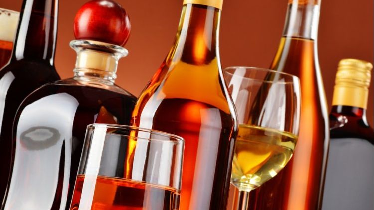 Toţi şoferii trebuie să ştie: Iată în cât timp iese alcoolul din sânge în funcţie de băutură!