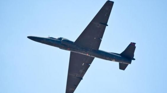Un avion militar de recunoaștere a dispărut de pe radar