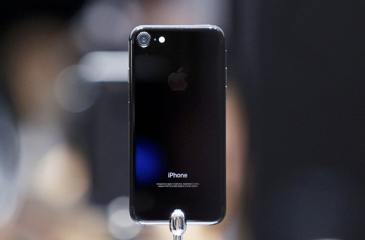 Când ajunge iPhone 7 în magazinele din România și care e PREȚUL
