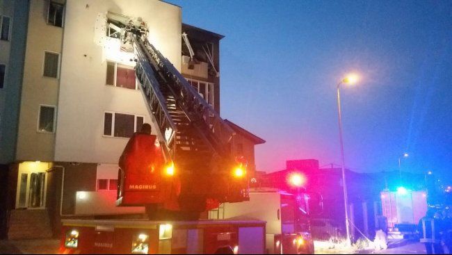 Explozie într-un bloc din Medgidia. Zeci de persoane, evacuate. FOTO şi VIDEO