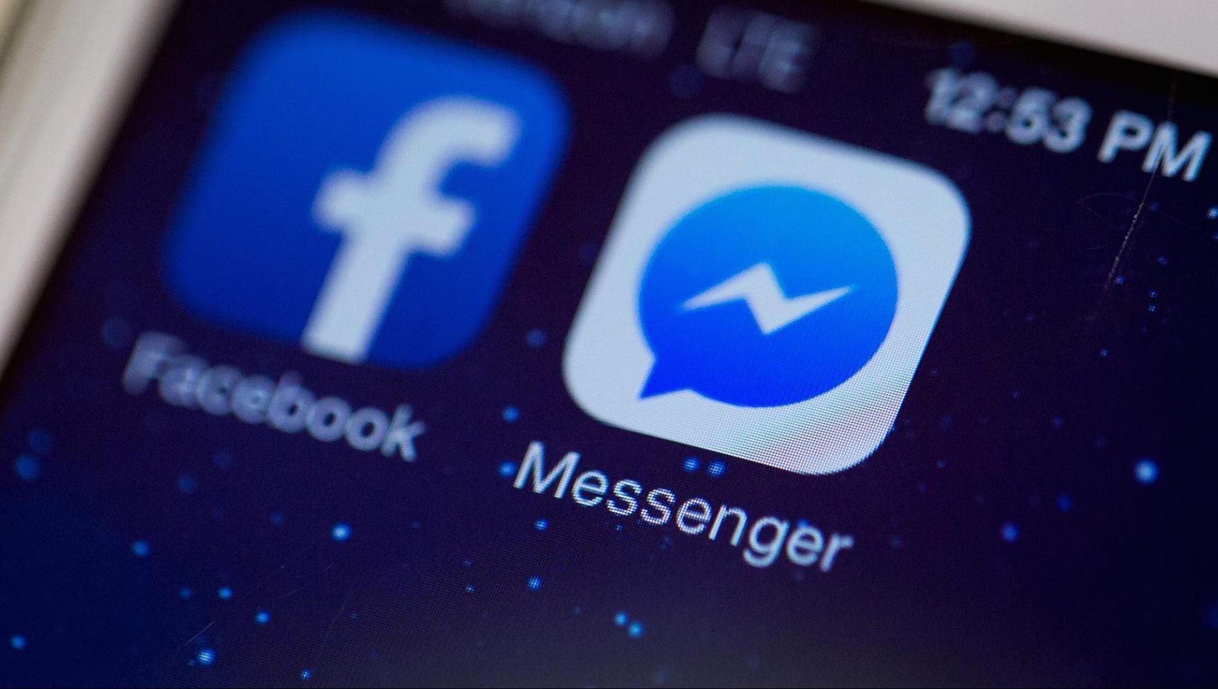 Opțiuni secrete ale Facebook. Cum faci să nu se vadă că ai citit mesajele primite