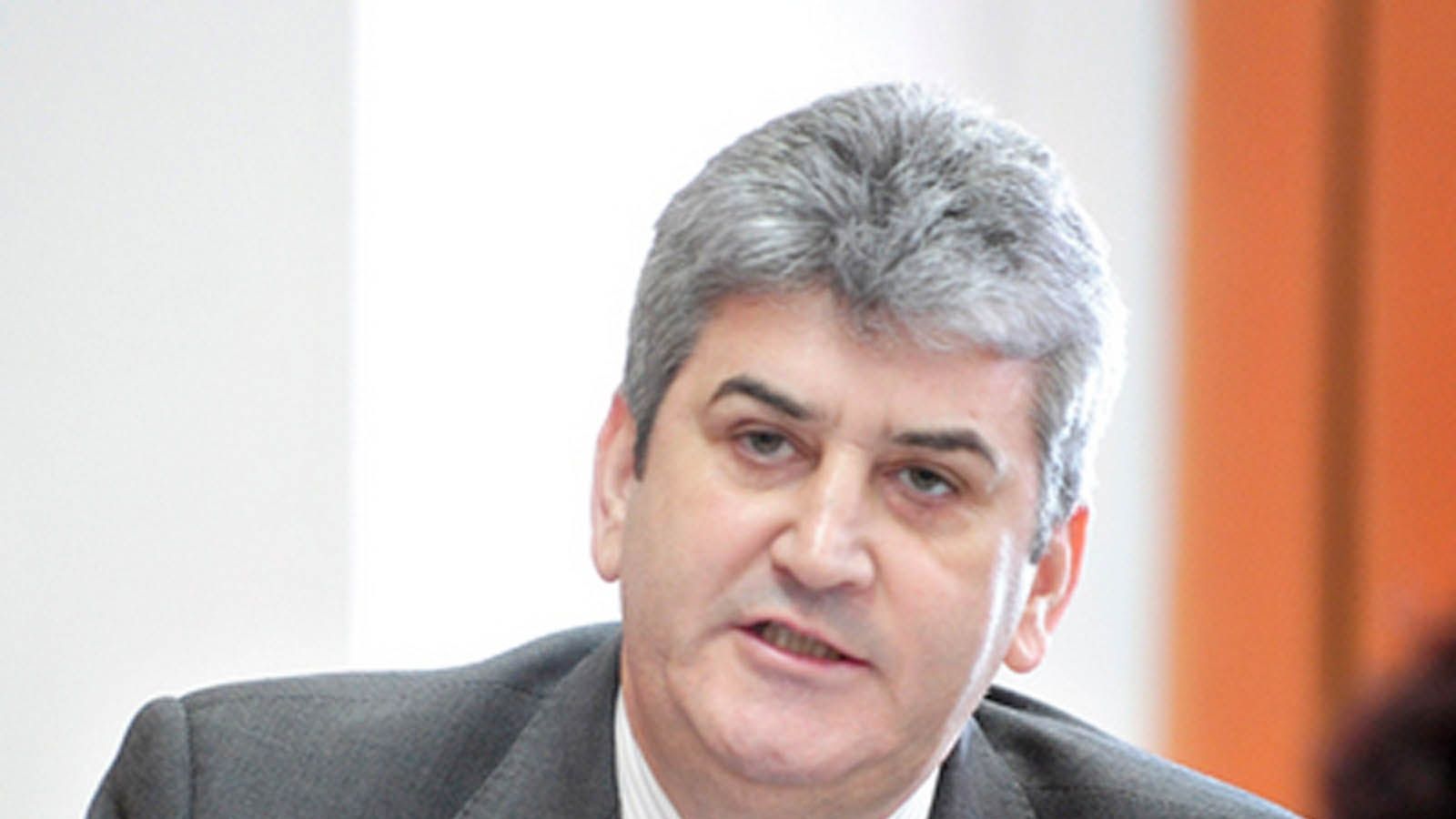 Veţi sancţiona Parlamentul la alegerile din decembrie, după votul dat pentru Gabriel Oprea?