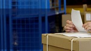 Colet cu surprize! Ce au descoperit vameşii moldoveni într-un pachet care urma să ajungă în SUA