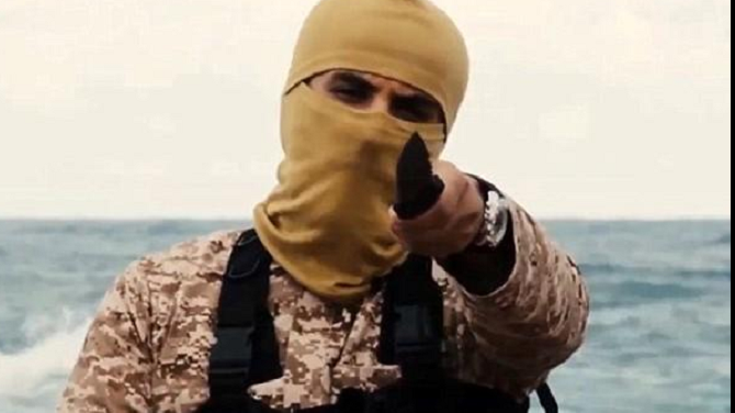 Strategul ISIS, ucis de un lunetist în timpul unei execuții macabre