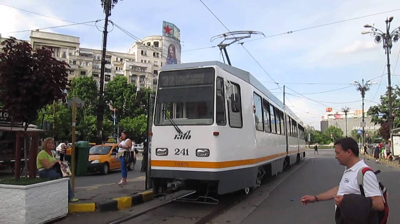 Tragedie în Capitală. Bărbat bătut într-un tramvai după ce a intervenit să-şi apere soţia de hoţi