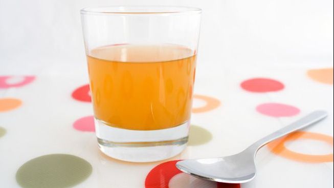 UIMITOR. Ce se întâmplă în organismul tău când bei apă cu oţet 