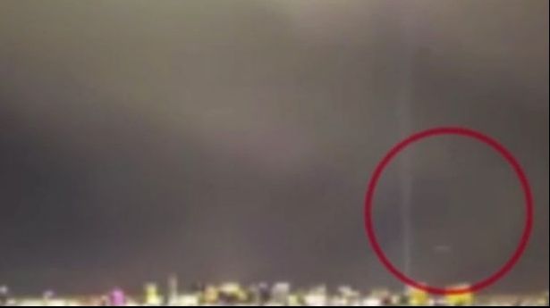 Apariție ciudată în timpul unei furtuni. Ce s-a văzut pe cer timp de câteva secunde