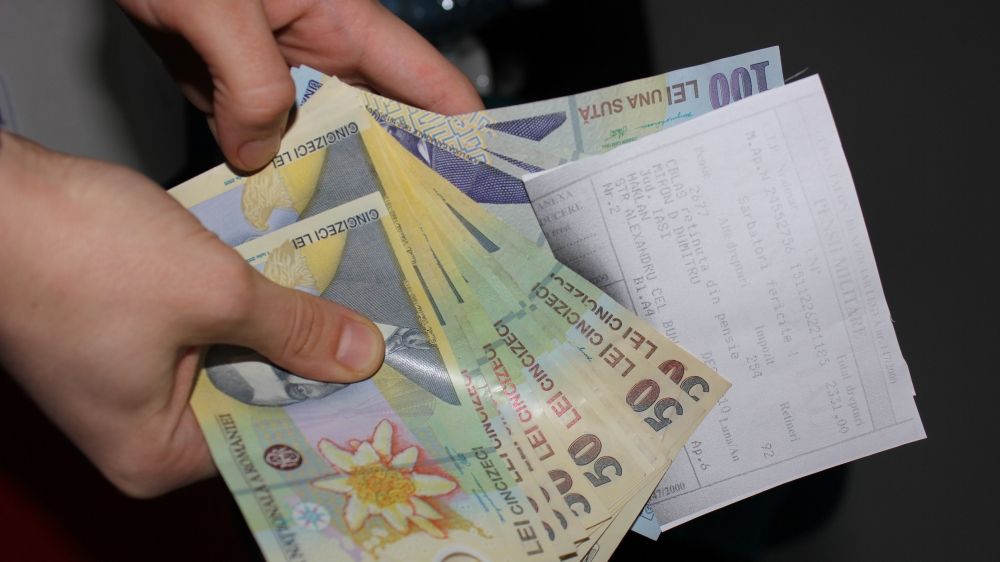 Controversa Pilonul II de pensii: "Sunt banii oamenilor deja"