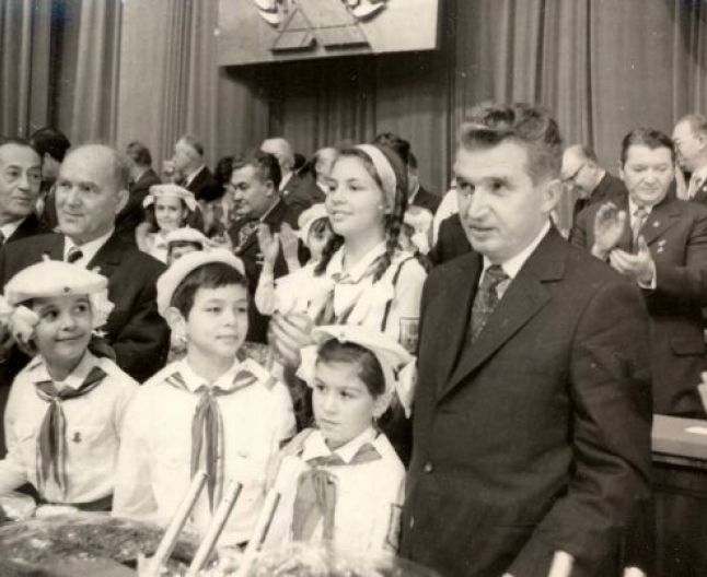 Îţi mai aduci aminte? Aşa arăta prima zi de şcoală în comunism