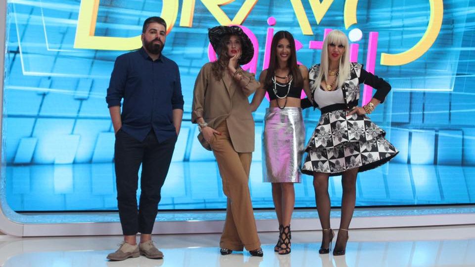 Raluca Bădulescu s-a măritat. Rochia de mireasă purtată nu a fost deloc una obişnuită 