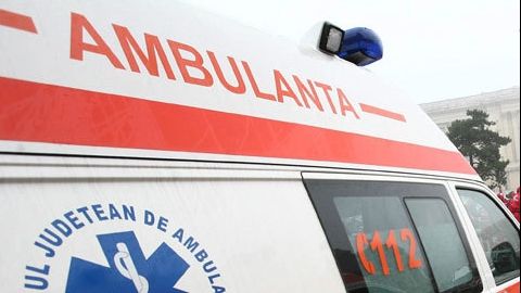 Îngrozitor! Un bărbat a murit așteptând salvarea, lângă un spital județean 