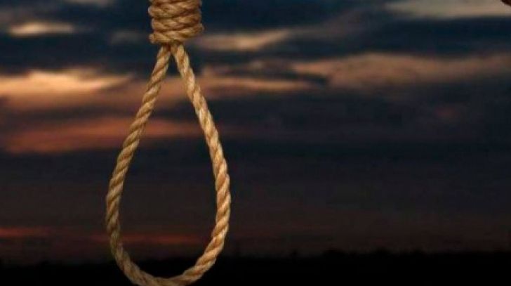 Tragedie în Vaslui! Tânără de 20 de ani, mamă a doi copii de unu şi doi ani, găsită spânzurată 