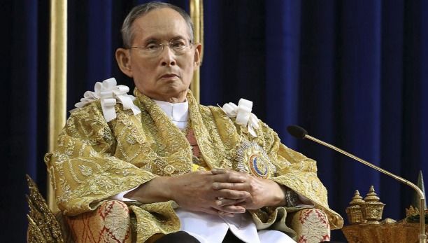 Cine îi va lua locul regelui  Bhumibol Adulyadej pe tronul Thailandei?