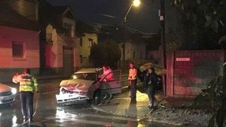 Accident grav, la Timişoara: trei oameni, răniţi. Greşeala făcută de un şofer de 20 de ani - FOTO