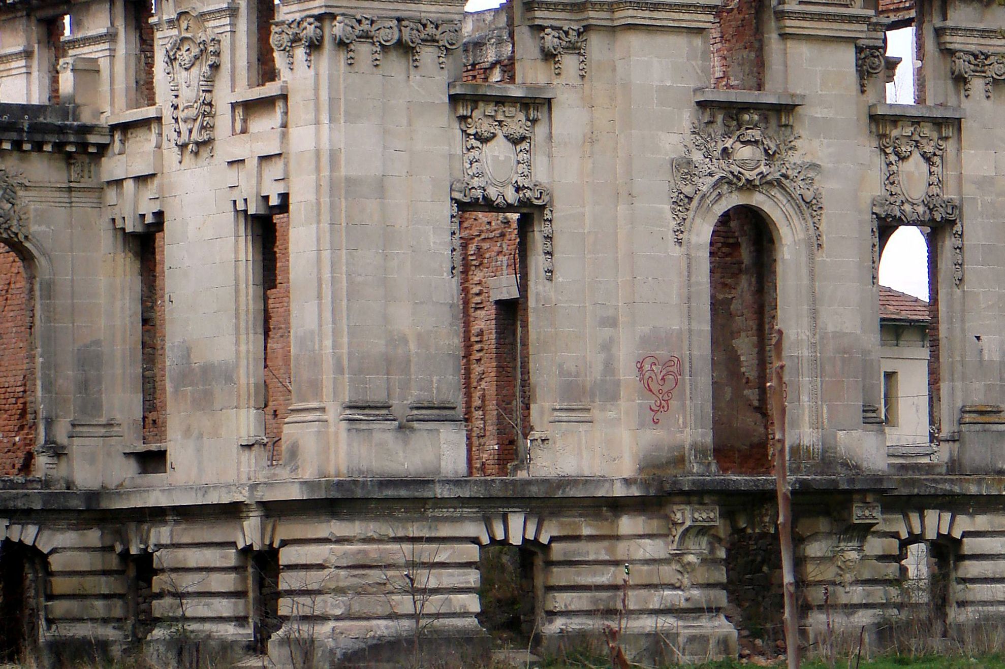Castelul bântuit din România de care nimeni nu știa 