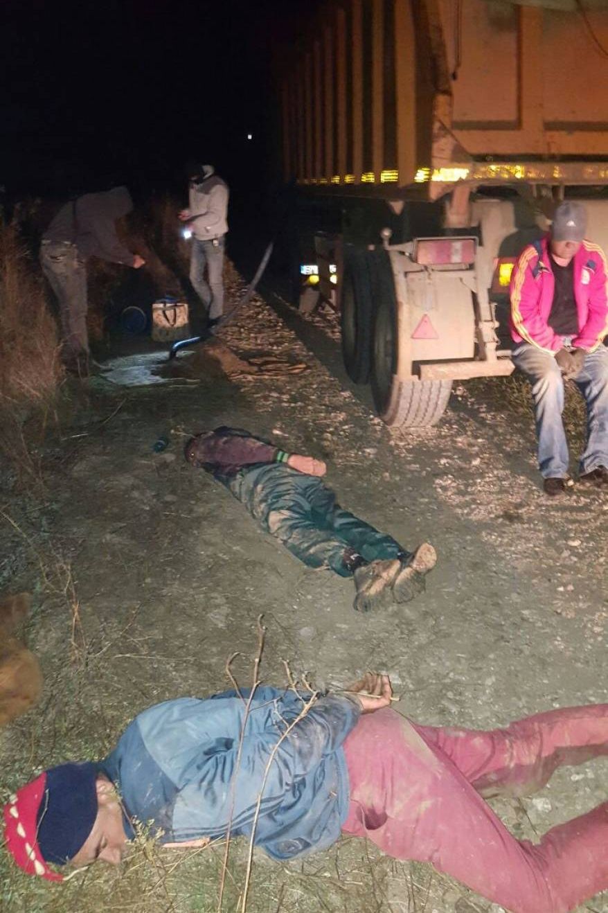 Focuri de armă la Constanţa. Trei bărbaţi furau produse petroliere. Cum au fost prinşi 