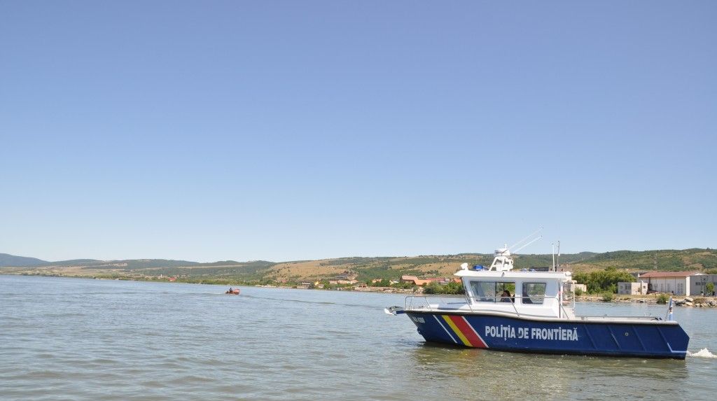 Şaisprezece cetăţeni irakieni, prinşi de autorităţi după ce au trecut ilegal graţia în România 