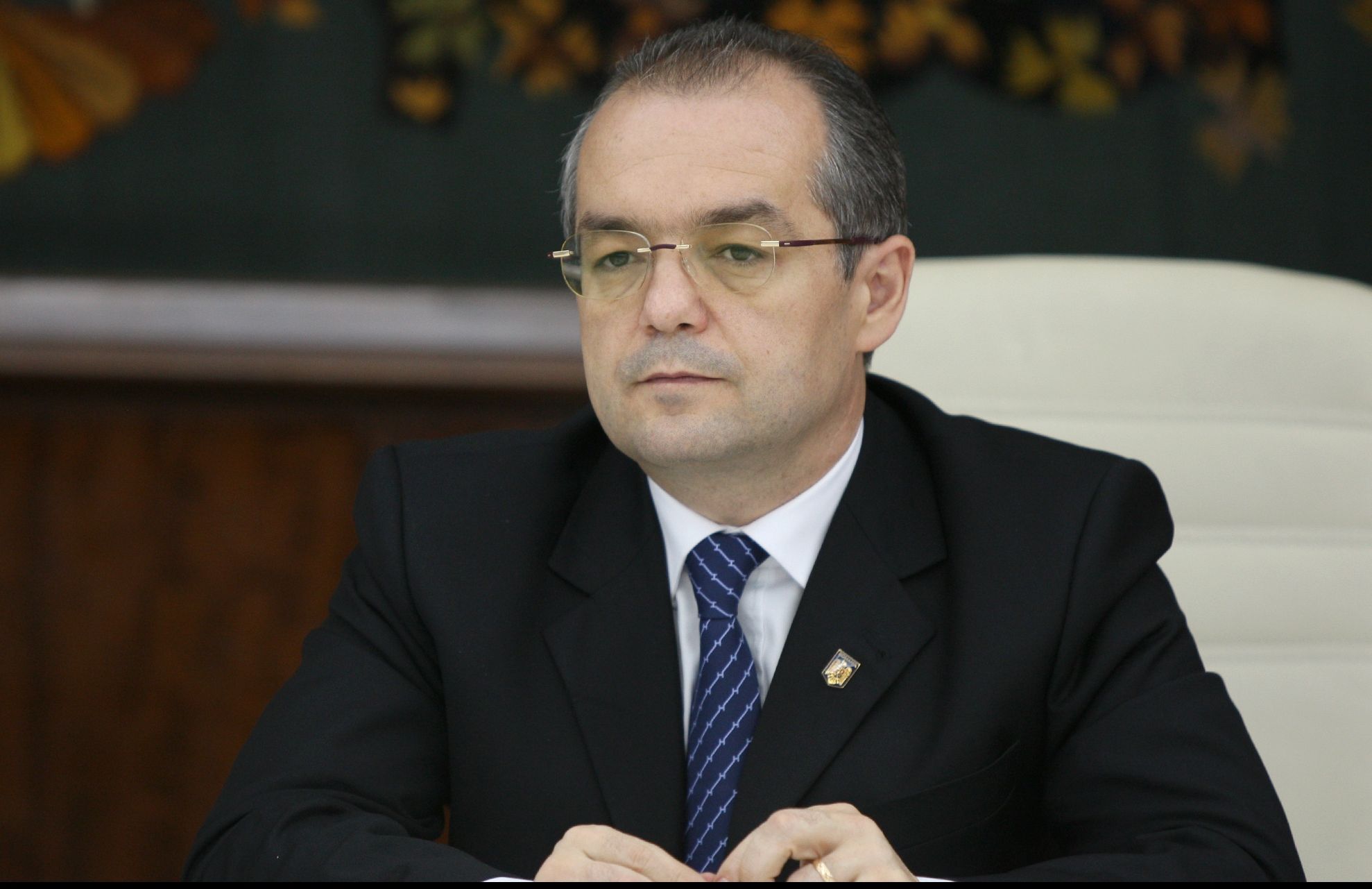 Nou moment amuzant cu Emil Boc. Ce nu a reuşit să facă fostul prim-ministru
