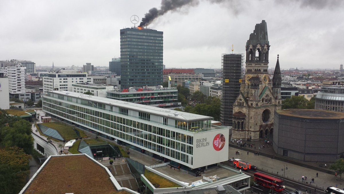 Incendiu puternic într-un mall din Berlin. FOTO şi VIDEO