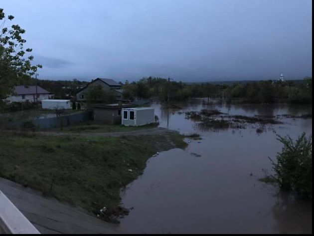 GALERIE FOTO. Satele din judeţul Galaţi, sub ape. Sute de gospodării, inundate 