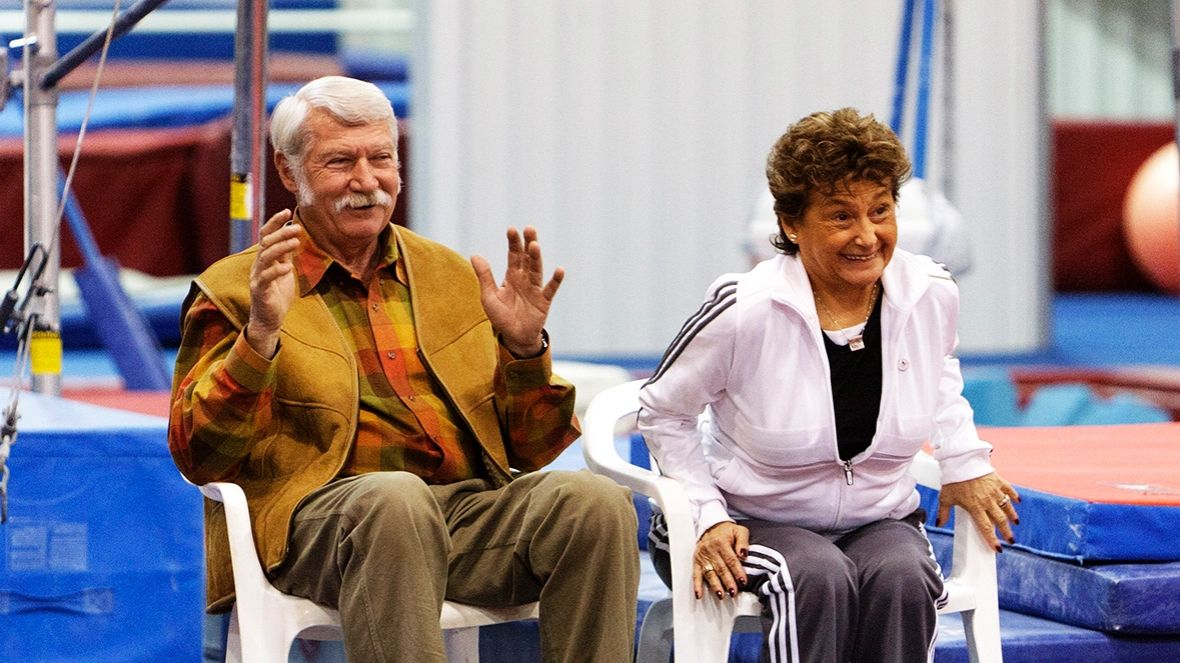 O fostă gimnastă i-a dat în judecată pe Bela şi Marta Karolyi pentru abuz fizic şi emoţional