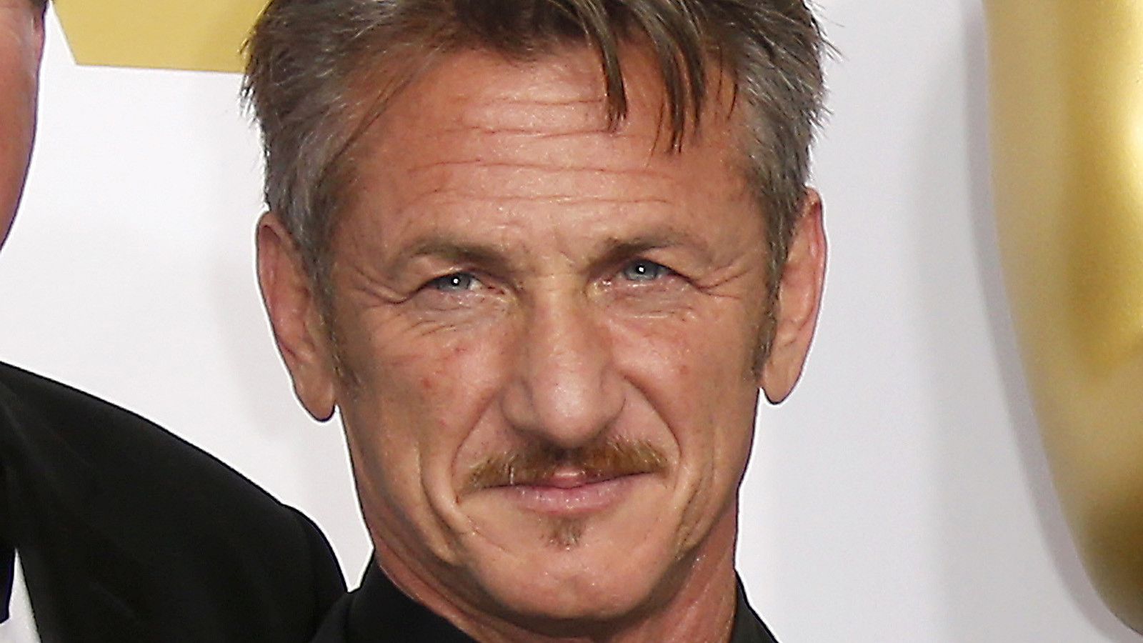 Actorul Sean Penn a dat lovitura. Are o iubită cu 32 de ani mai tânără. Cum arată noua cucerire
